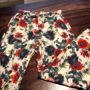 Soft wide leg floral pants with pockets